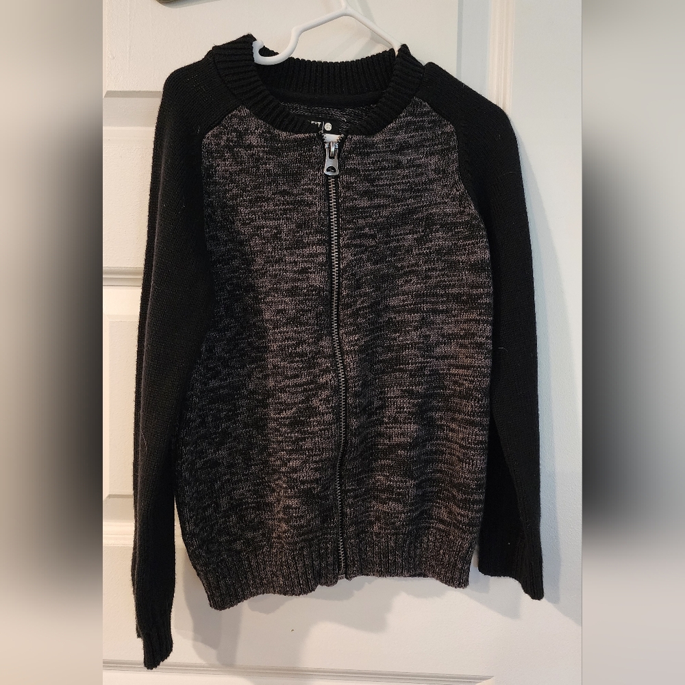 Retrofit Black and Gray Knit Sweater